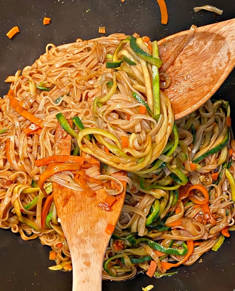 how to cook stir fry vegetables and noodles in wok