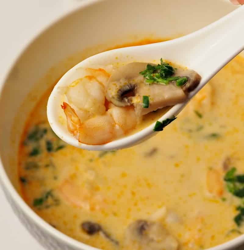 Tom yum soup with shrimps and mushrooms