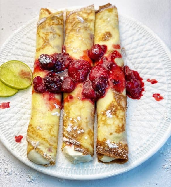 Heavenly Delicious Berry & Cream Crepes - Delice Recipes