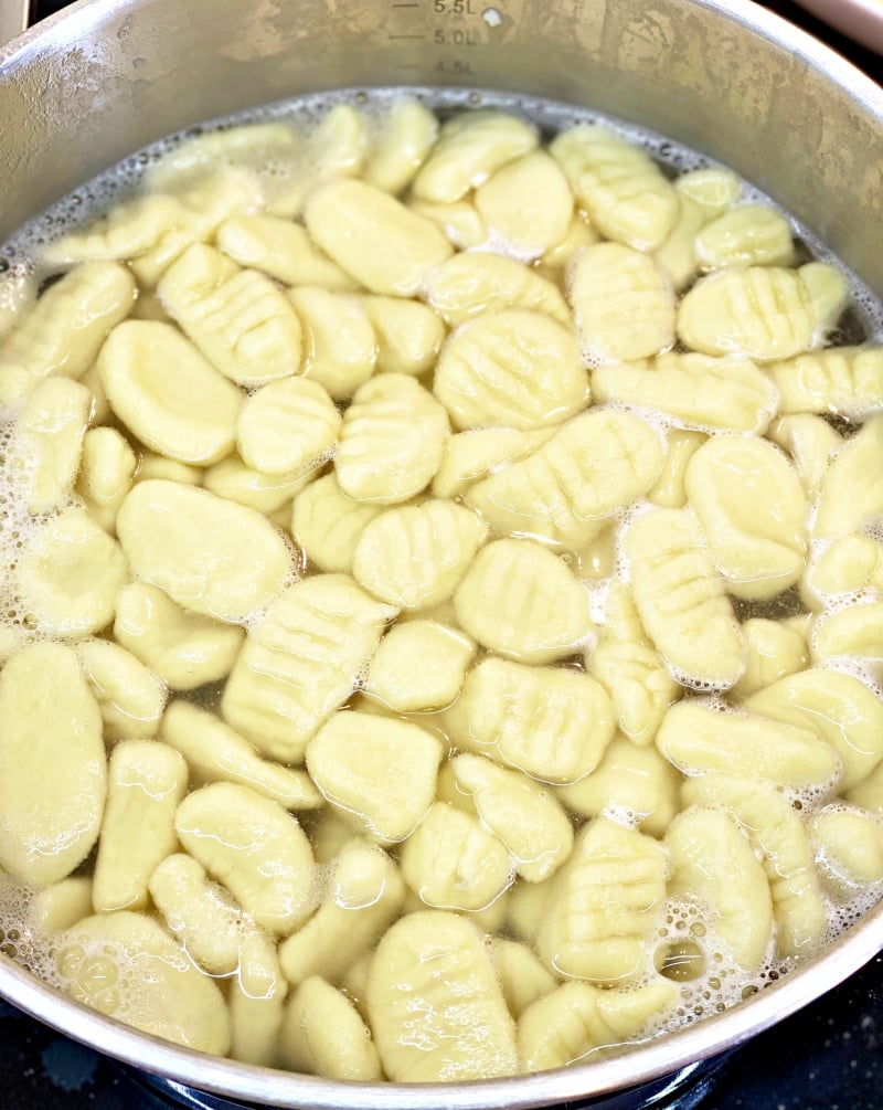 boiling gnocchi in boiling pan