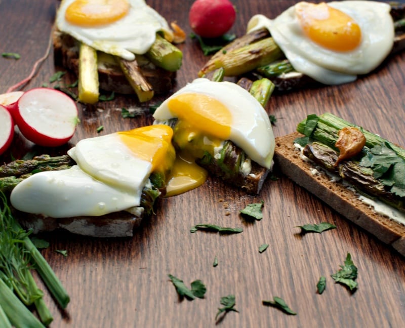 Asparagus eggs on toast