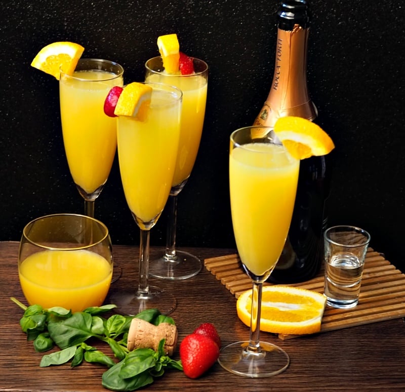Classic & Sparkling Mimosa Drink 