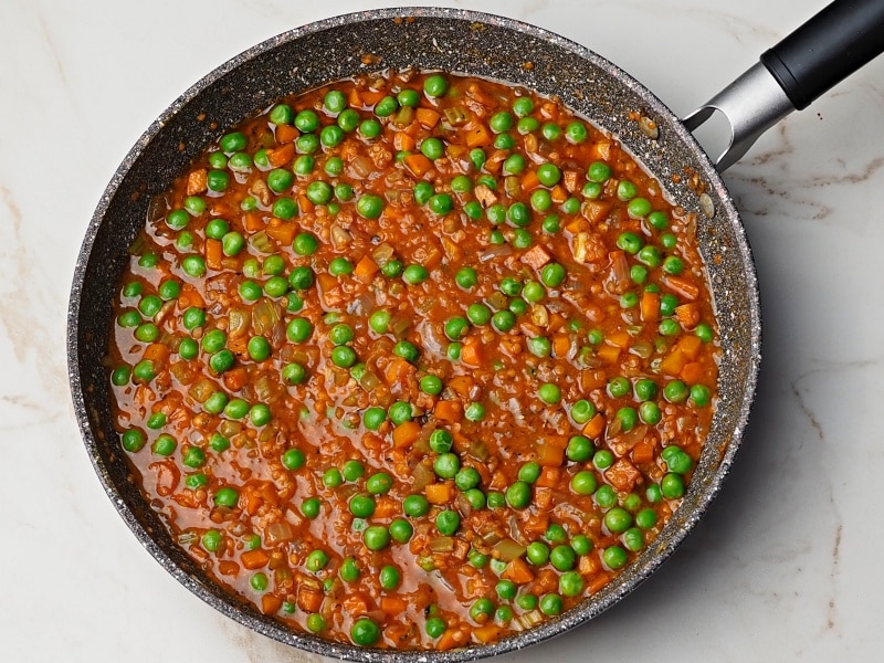 skillet with shepherds pie with lentils
