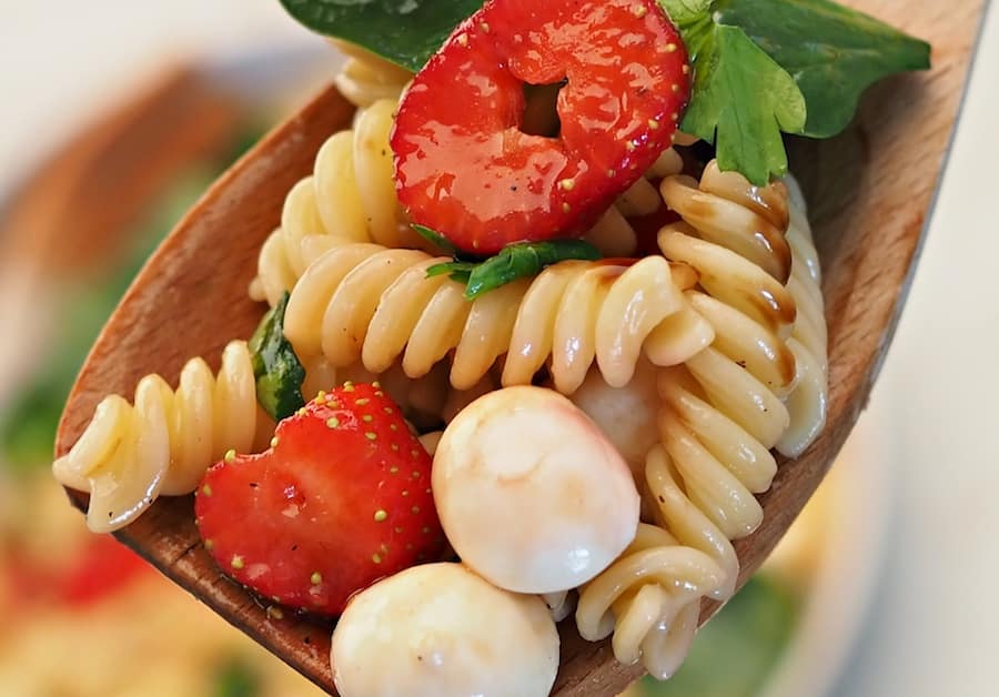 strawberry pasta salad