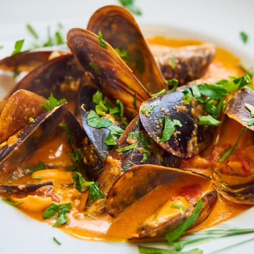 how to serve mussels in tomato sauce