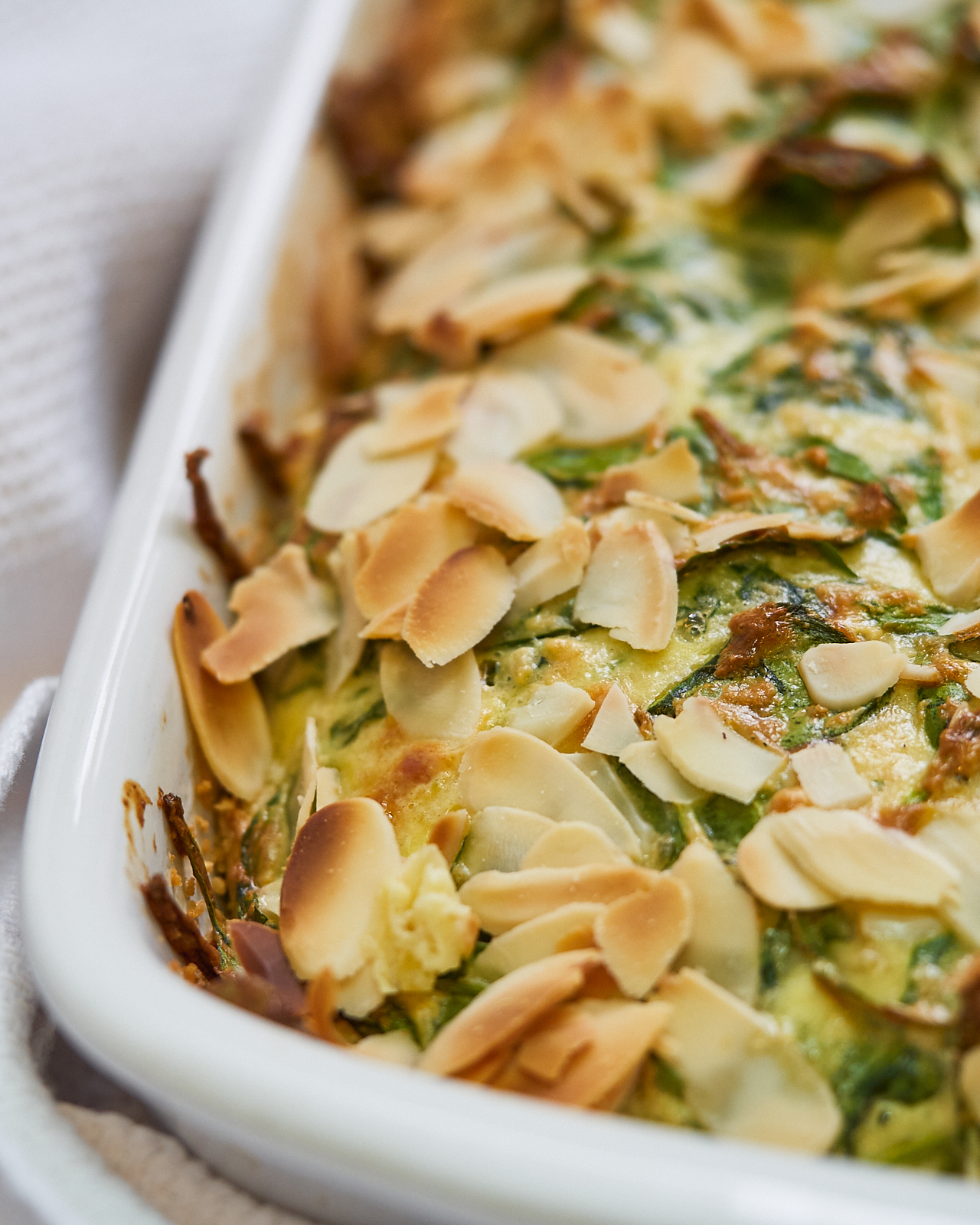 Cheese & Creamy Spinach Casserole - Delice Recipes