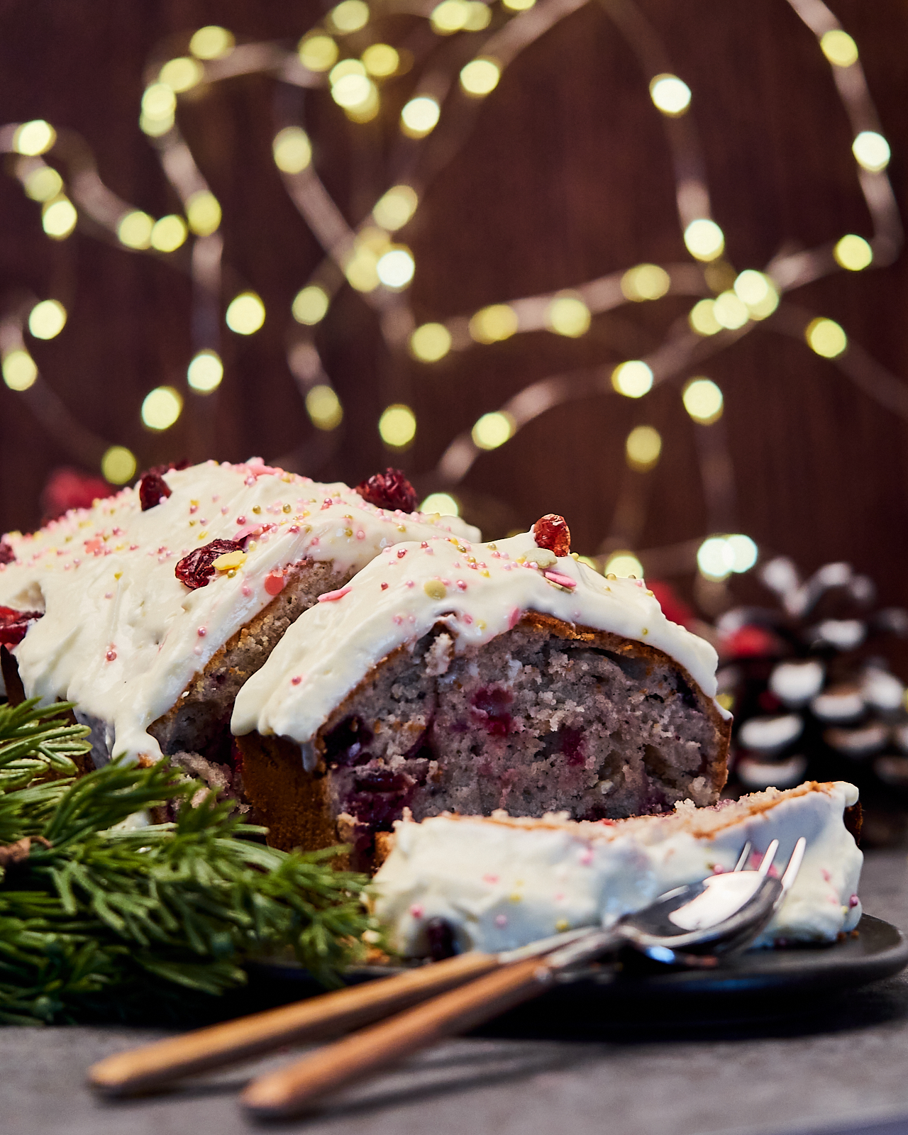 Christmas Cranberry Pound Cake - Delice Recipes