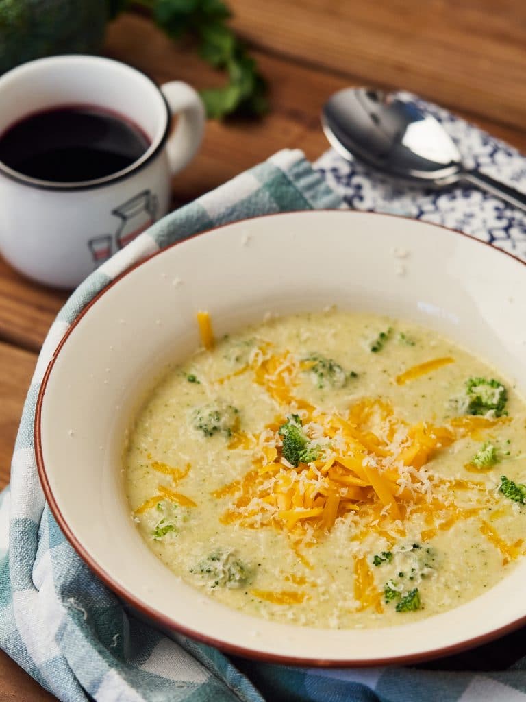 Instant Pot Broccoli cheese soup