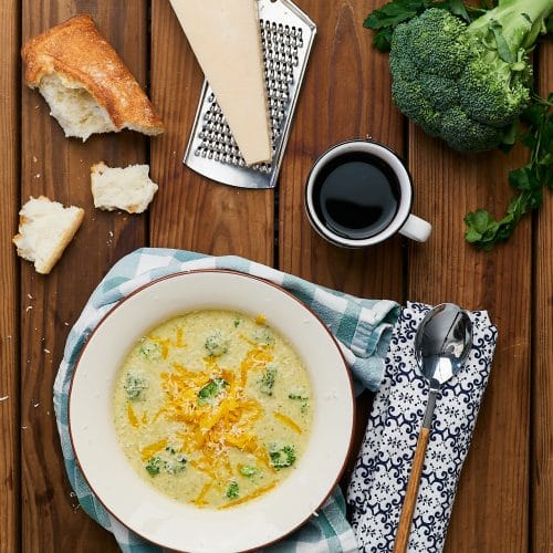 Instant Pot Broccoli cheese soup
