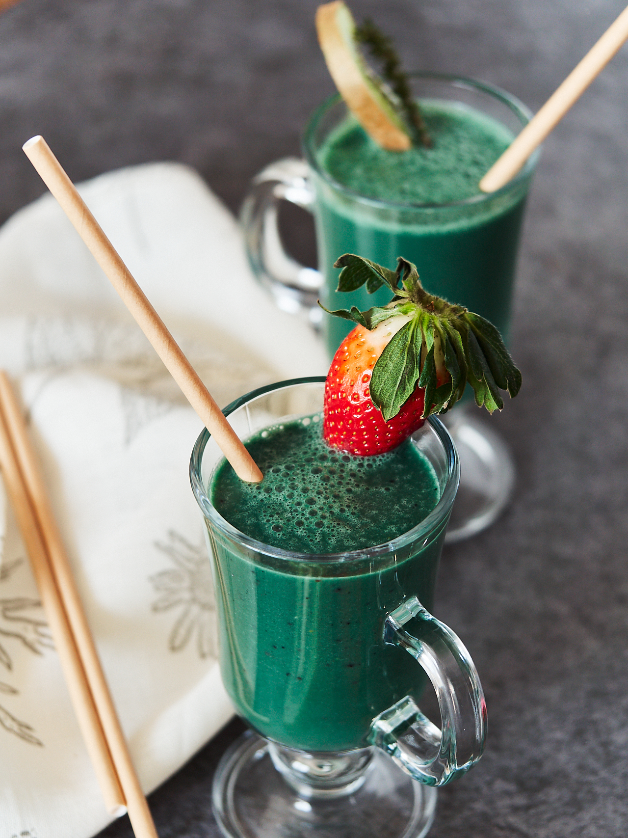 Viool spuiten halsband The Best Green Spirulina Smoothie - Delice Recipes