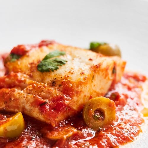 cod fillets in tomato sauce
