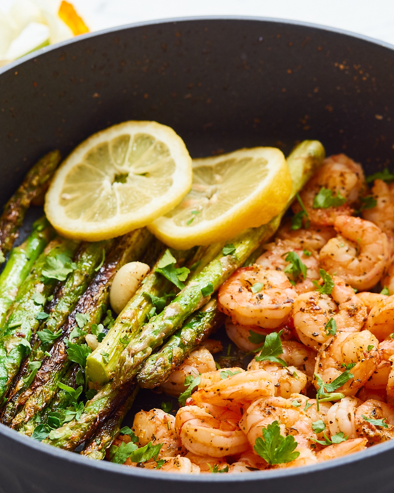 Shrimp & Asparagus Skillet - Delice Recipes