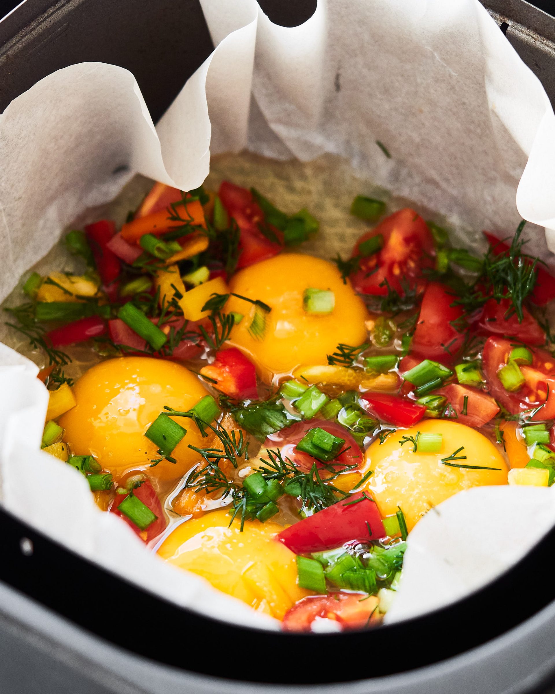 Fried Eggs In Air Fryer [Video] - Delice Recipes
