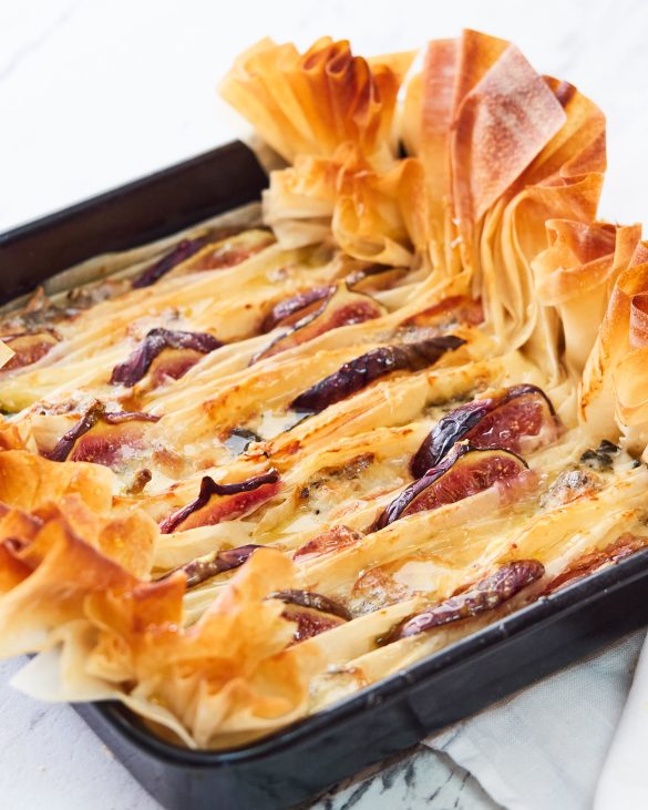 Delicious Figs and Gorgonzola Filo Pie [Video] - Delice Recipes