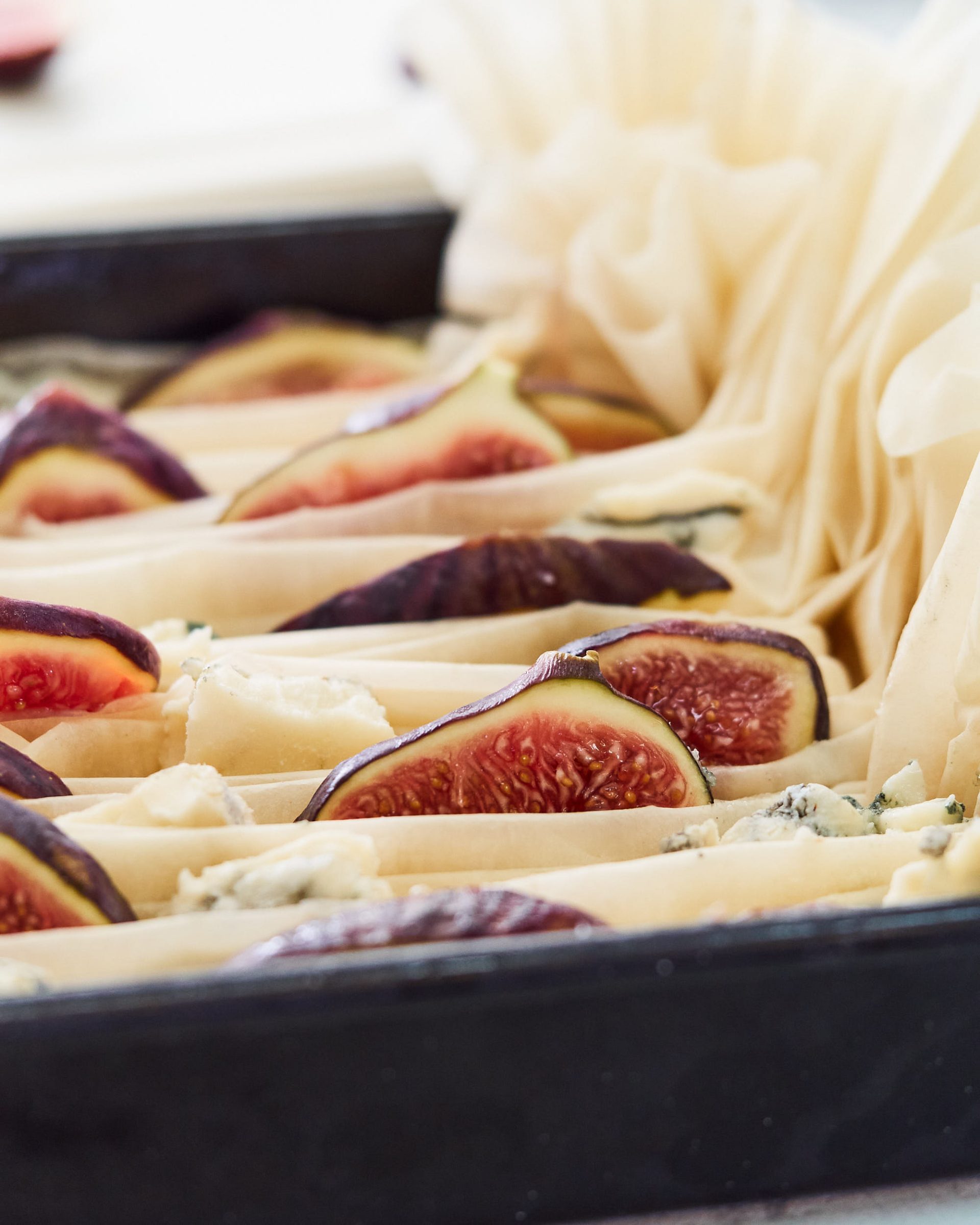 Delicious Figs and Gorgonzola Filo Pie [Video] - Delice Recipes