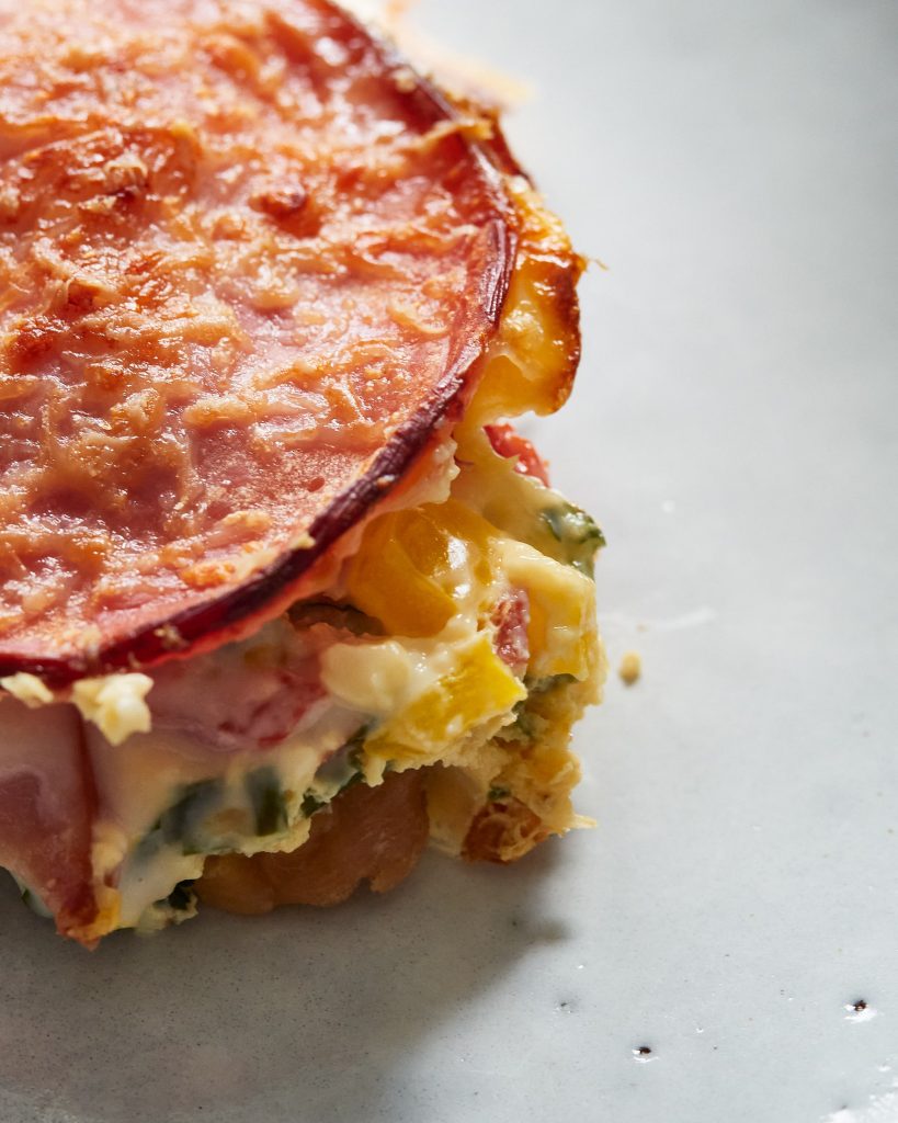 Egg Breakfast Pizza [VIDEO] - Delice Recipes
