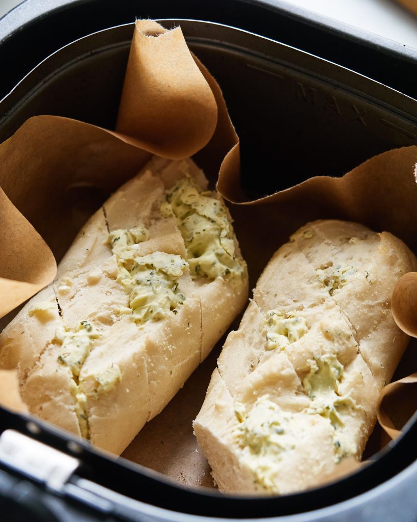 Air Fryer Frozen Garlic Bread Easy, Delicious and Fresh! Delice Recipes